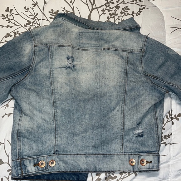Jean jacket, size M, light washed denim! - Picture 4 of 5